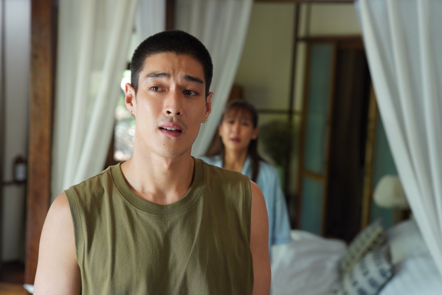 เรื่องย่อ รักหักหลัง Wrong Side of the Rainbow