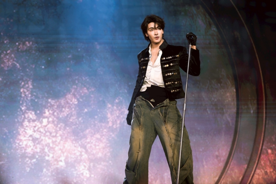 JOONG DUNK EYES ON YOU FANCON