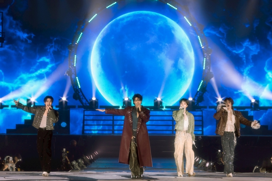 JOONG DUNK EYES ON YOU FANCON