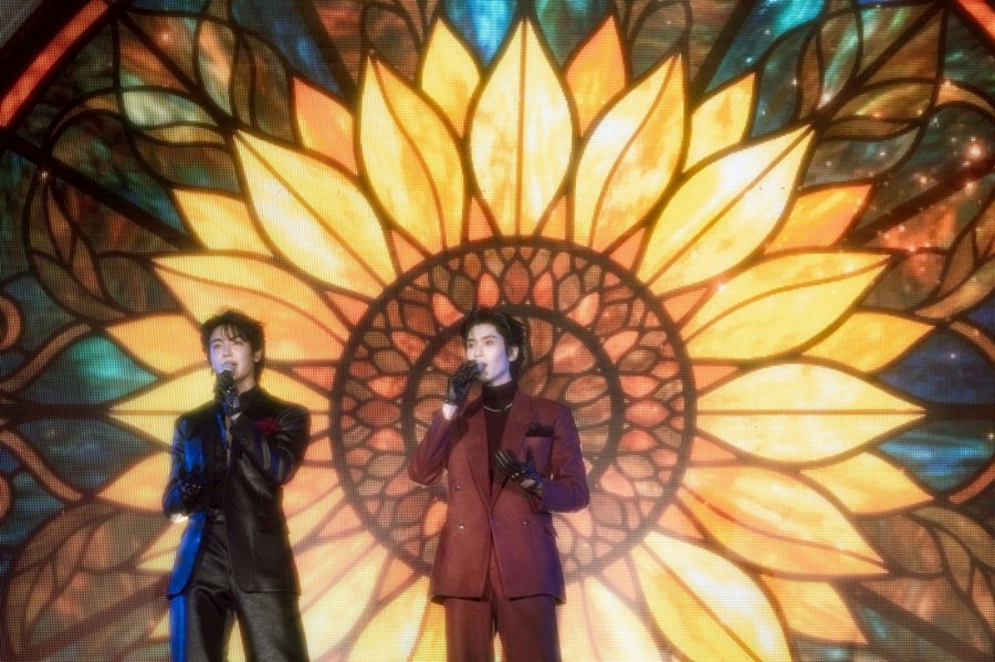 JOONG DUNK EYES ON YOU FANCON