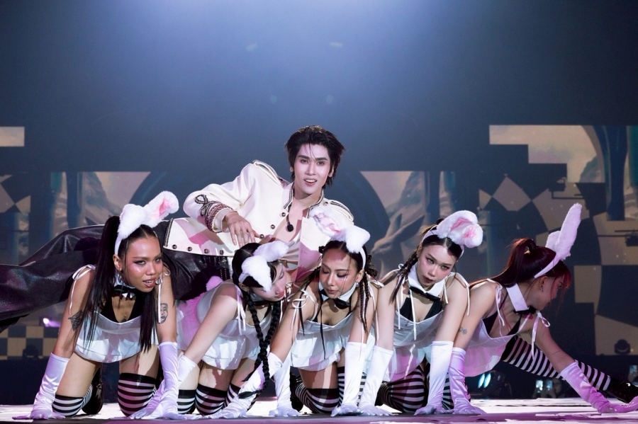 JOONG DUNK EYES ON YOU FANCON