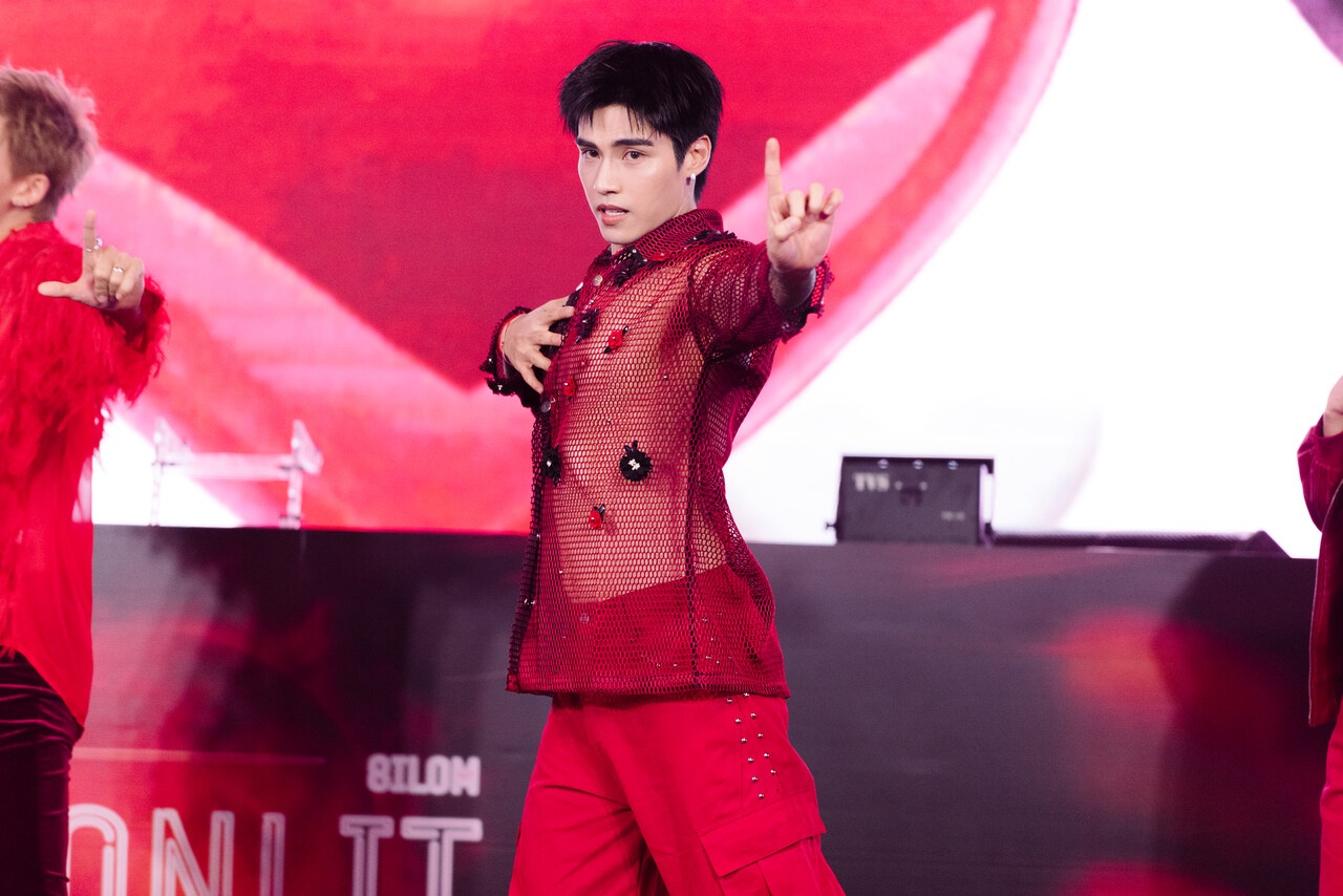 Love of Silom รักแห่งสีลม