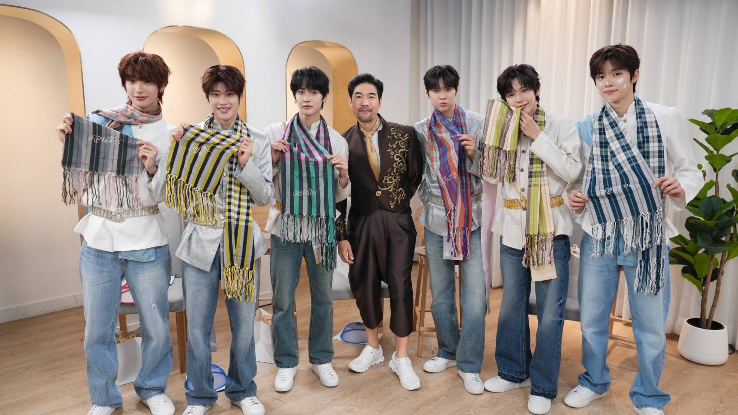 น้องข้าว ใส่ชุดไทย สงกรานต์ 