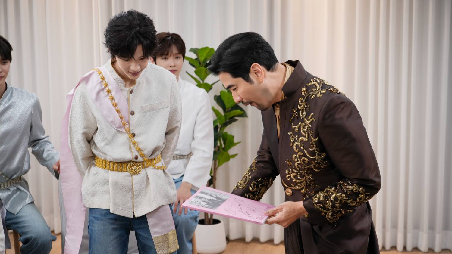 น้องข้าว ใส่ชุดไทย สงกรานต์ 