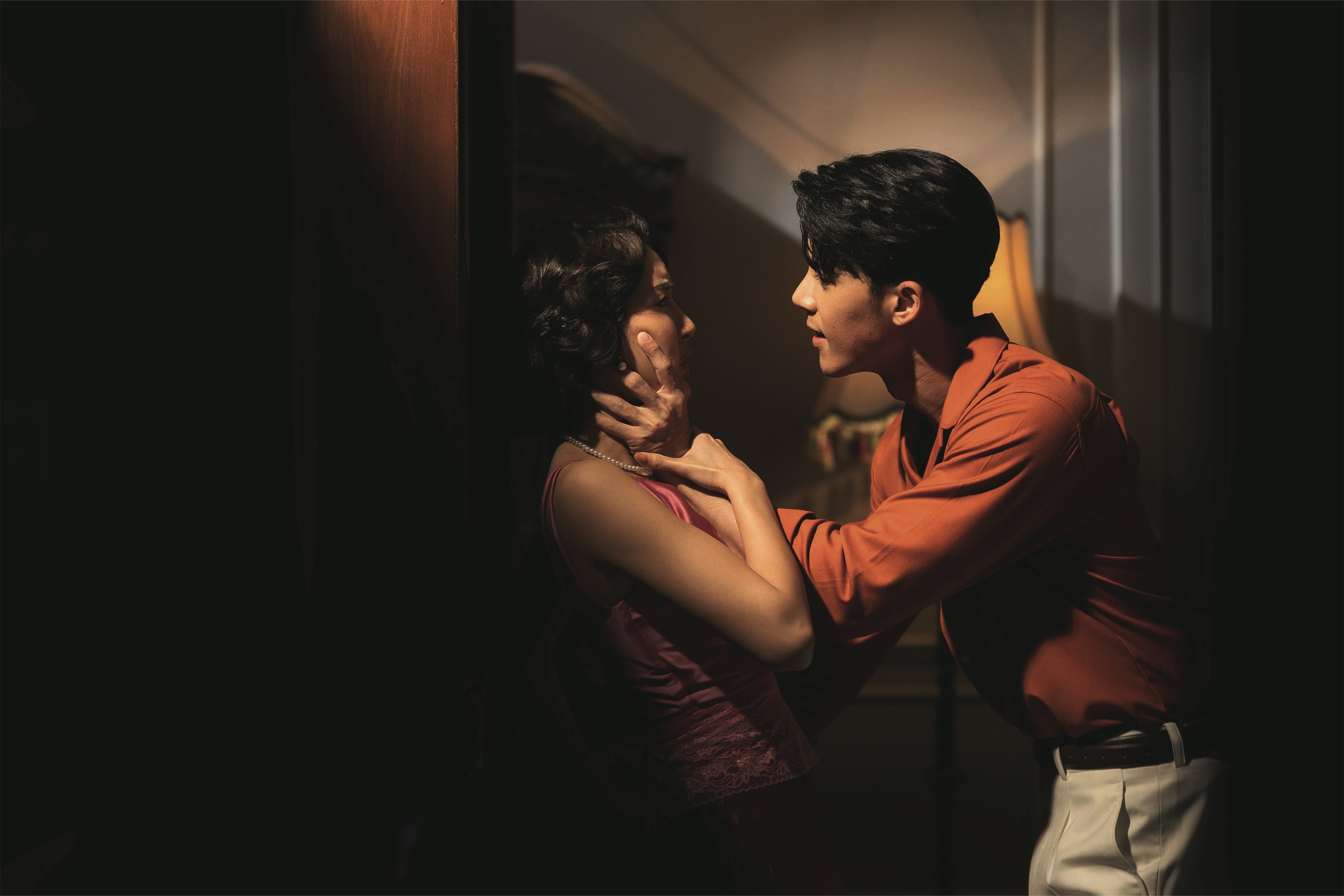 เรื่องย่อ สกุณาซ่อนรัก Whisper of Desire 