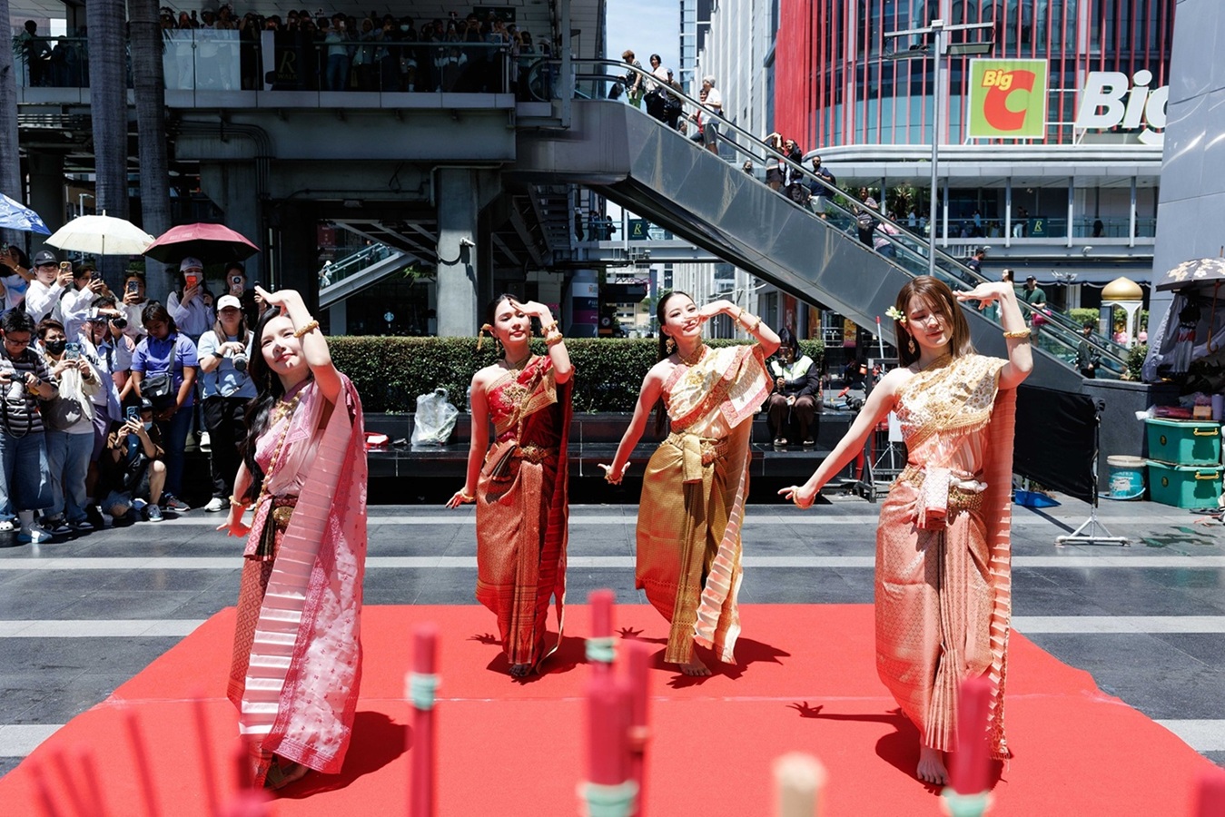 WeTV เปิดตัวบวงสรวงซีรีส์ฟอร์มยักษ์ 