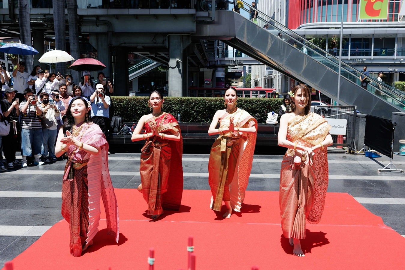 WeTV เปิดตัวบวงสรวงซีรีส์ฟอร์มยักษ์ 