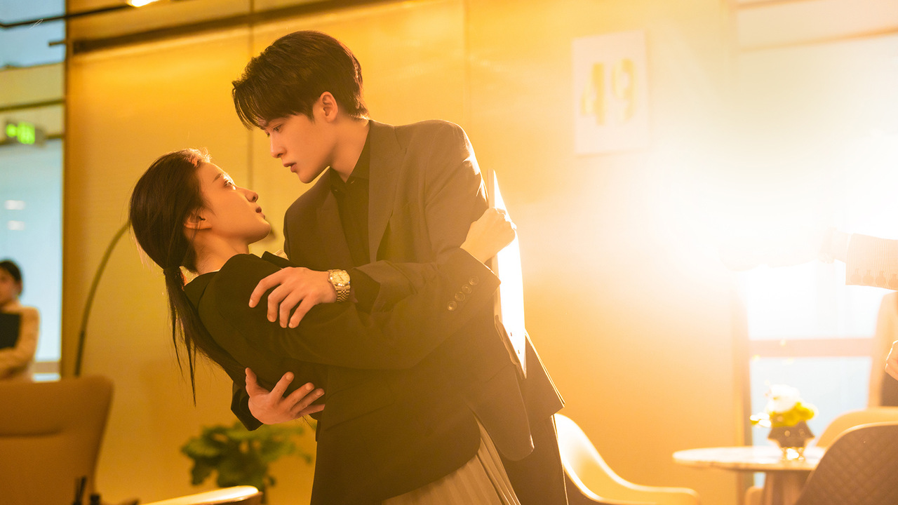 เมื่อรักส่องประกาย  Love Has Fireworks