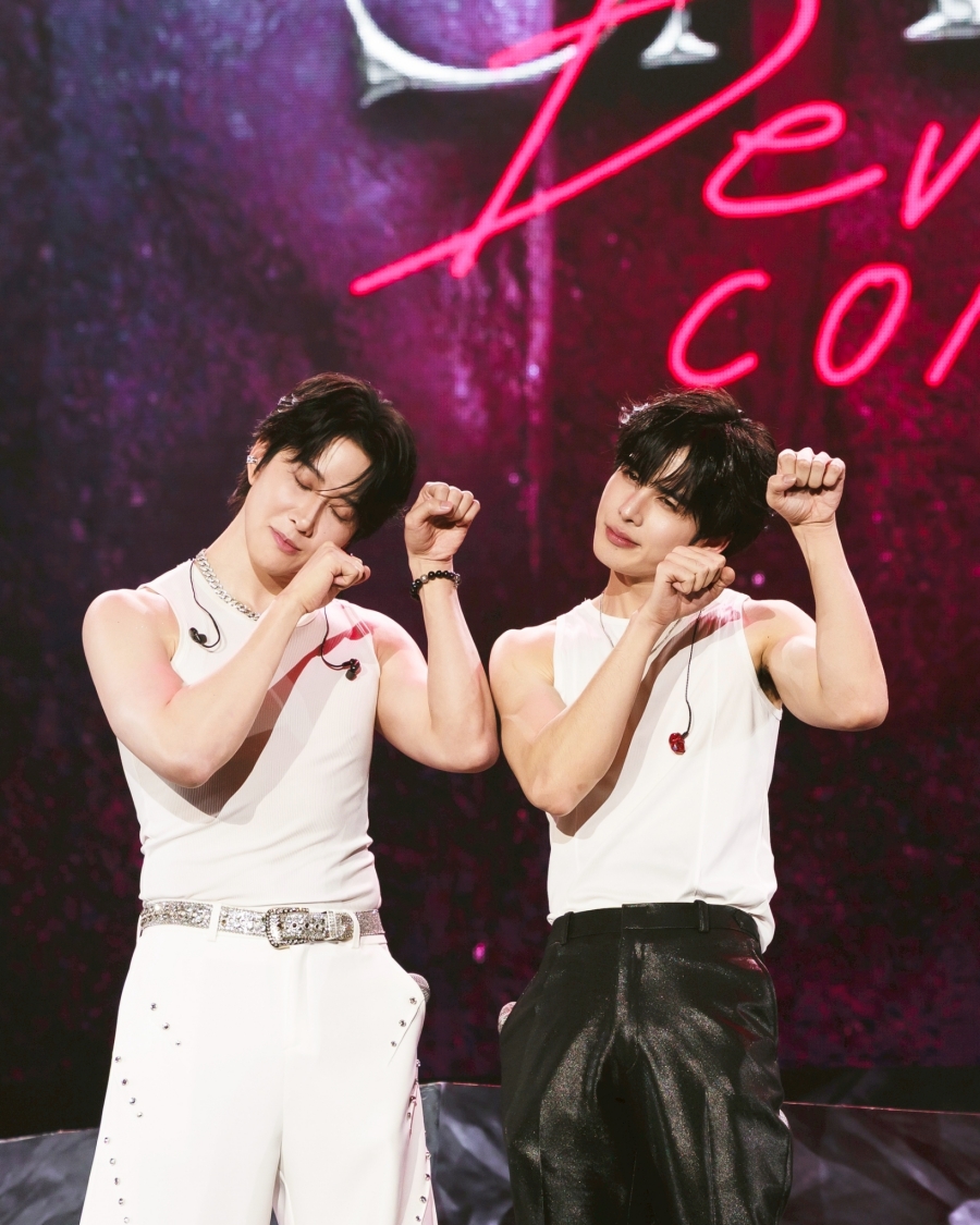 PERTH SANTA DEVIL S KISS CONCERT