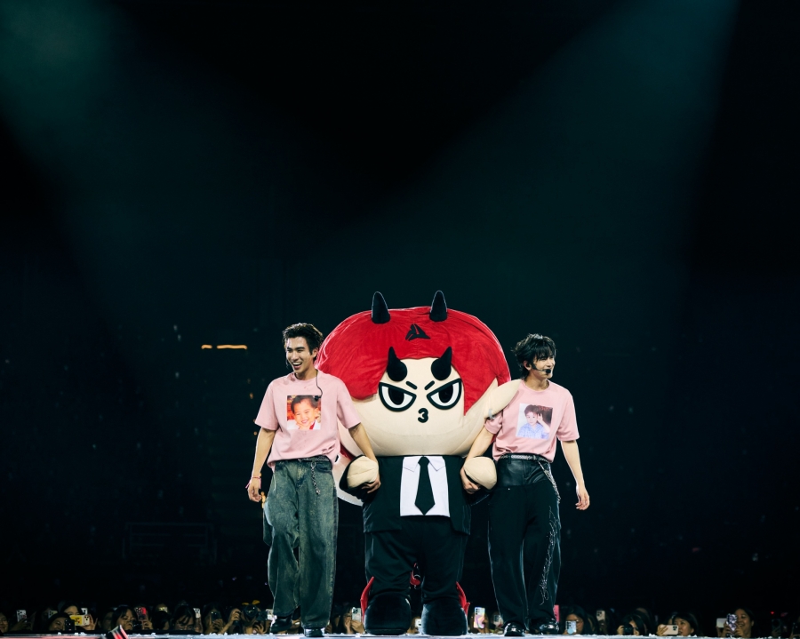 PERTH SANTA DEVIL S KISS CONCERT