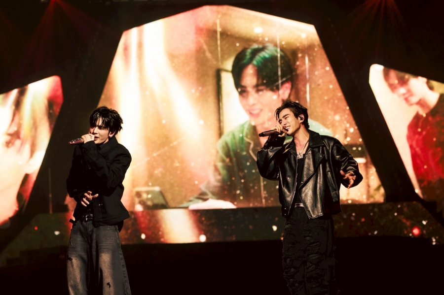 PERTH SANTA DEVIL S KISS CONCERT