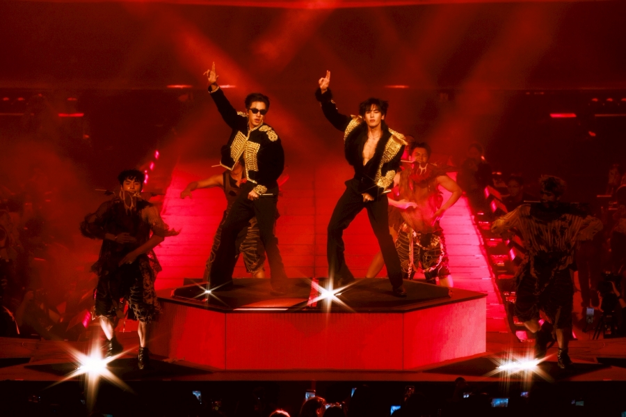 PERTH SANTA DEVIL S KISS CONCERT