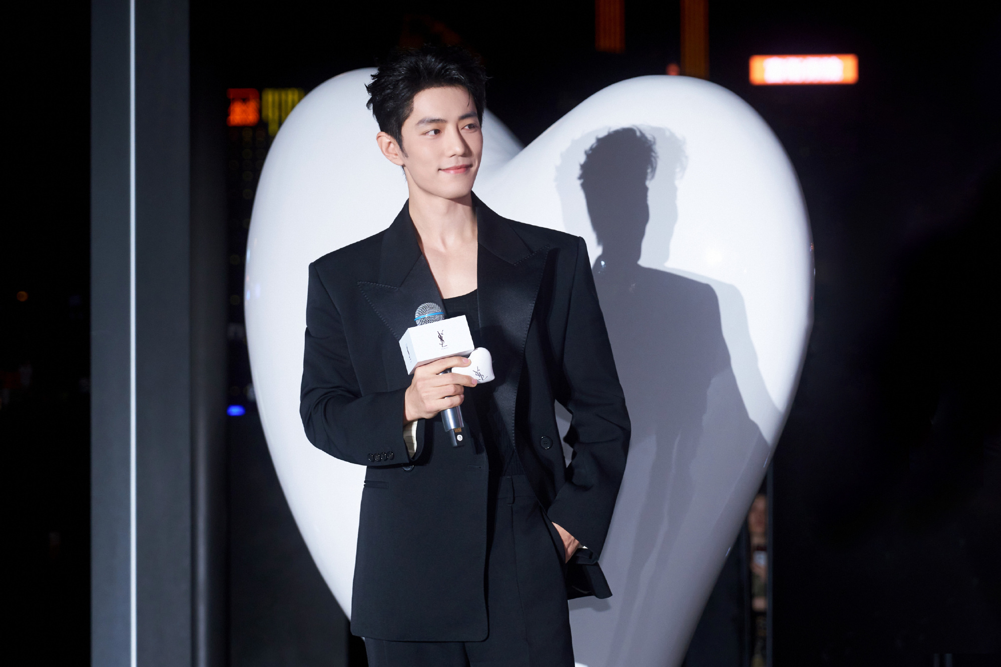 "เซียวจ้าน" สมมงตัวท็อป เยือนฮ่องกงแฟนคลับแห่รอนับหมื่น