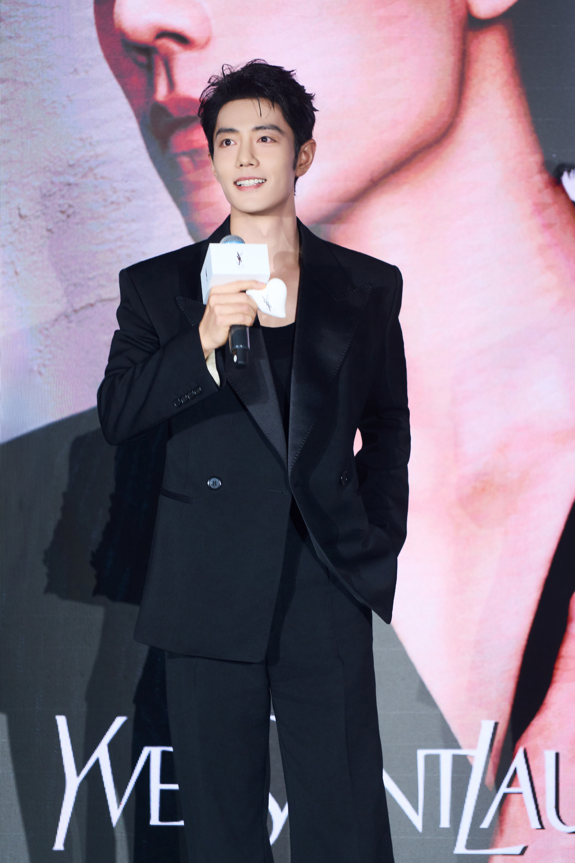 "เซียวจ้าน" สมมงตัวท็อป เยือนฮ่องกงแฟนคลับแห่รอนับหมื่น
