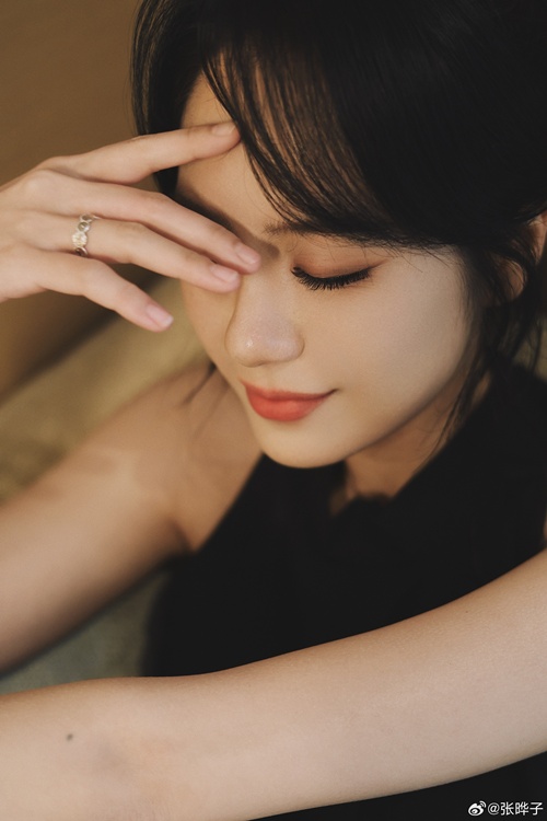 จางเย่อจือ (Zhang Yezi)