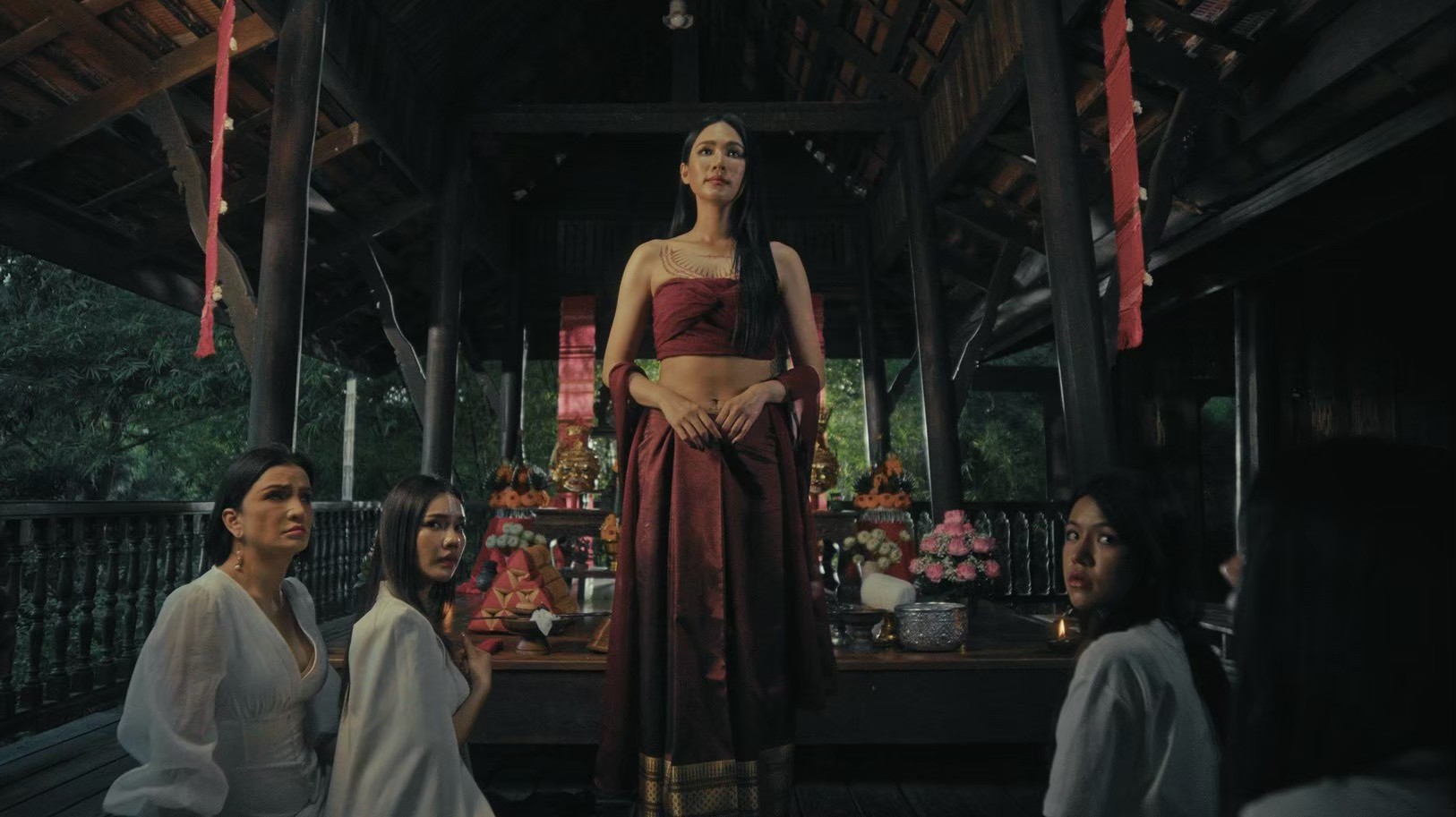 ข่มขลัง นักแสดง ใครรับบทใคร