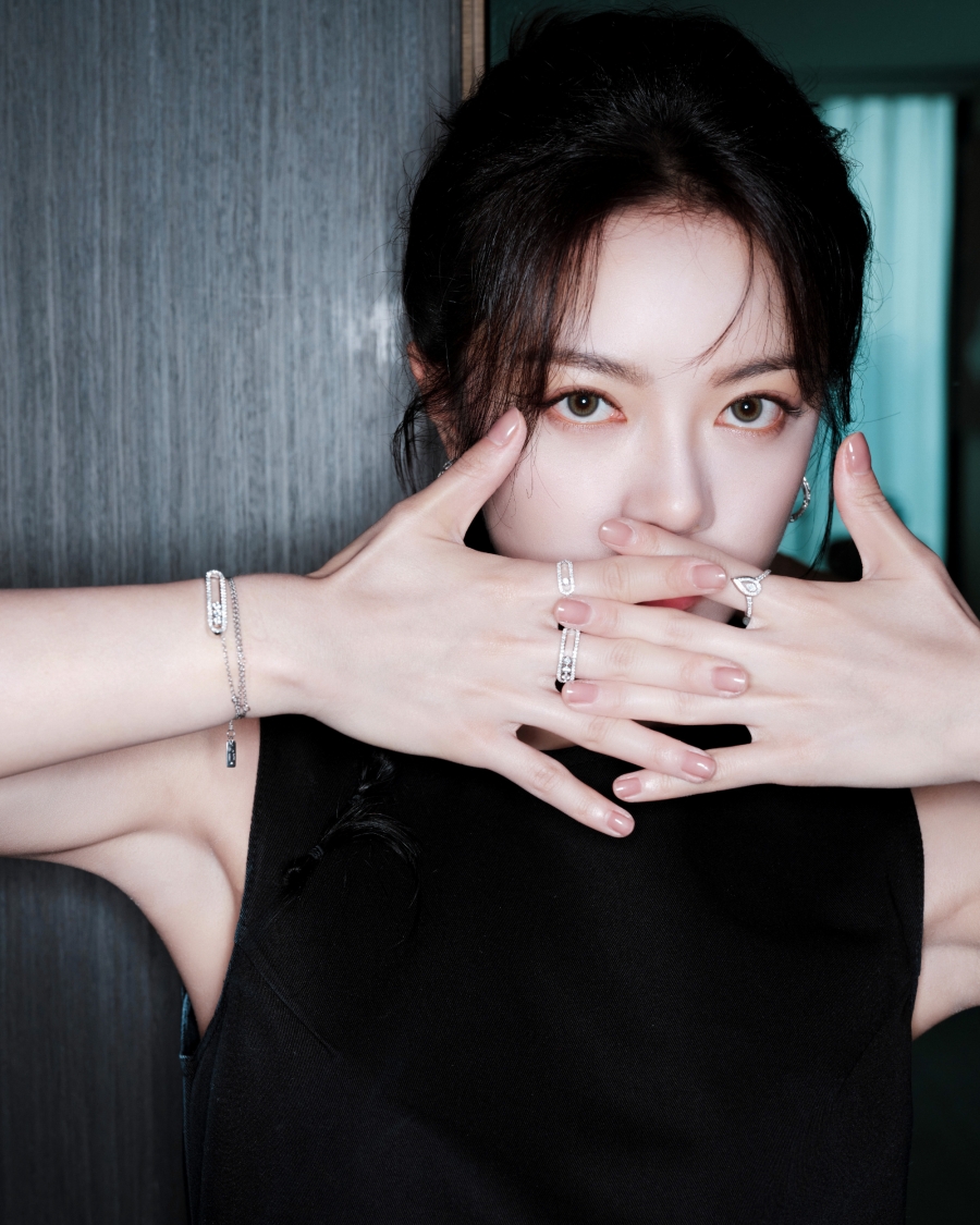จ้าวจินม่าย คือใคร? เปิดประวัตินางเอกจีนมากฝีมือ