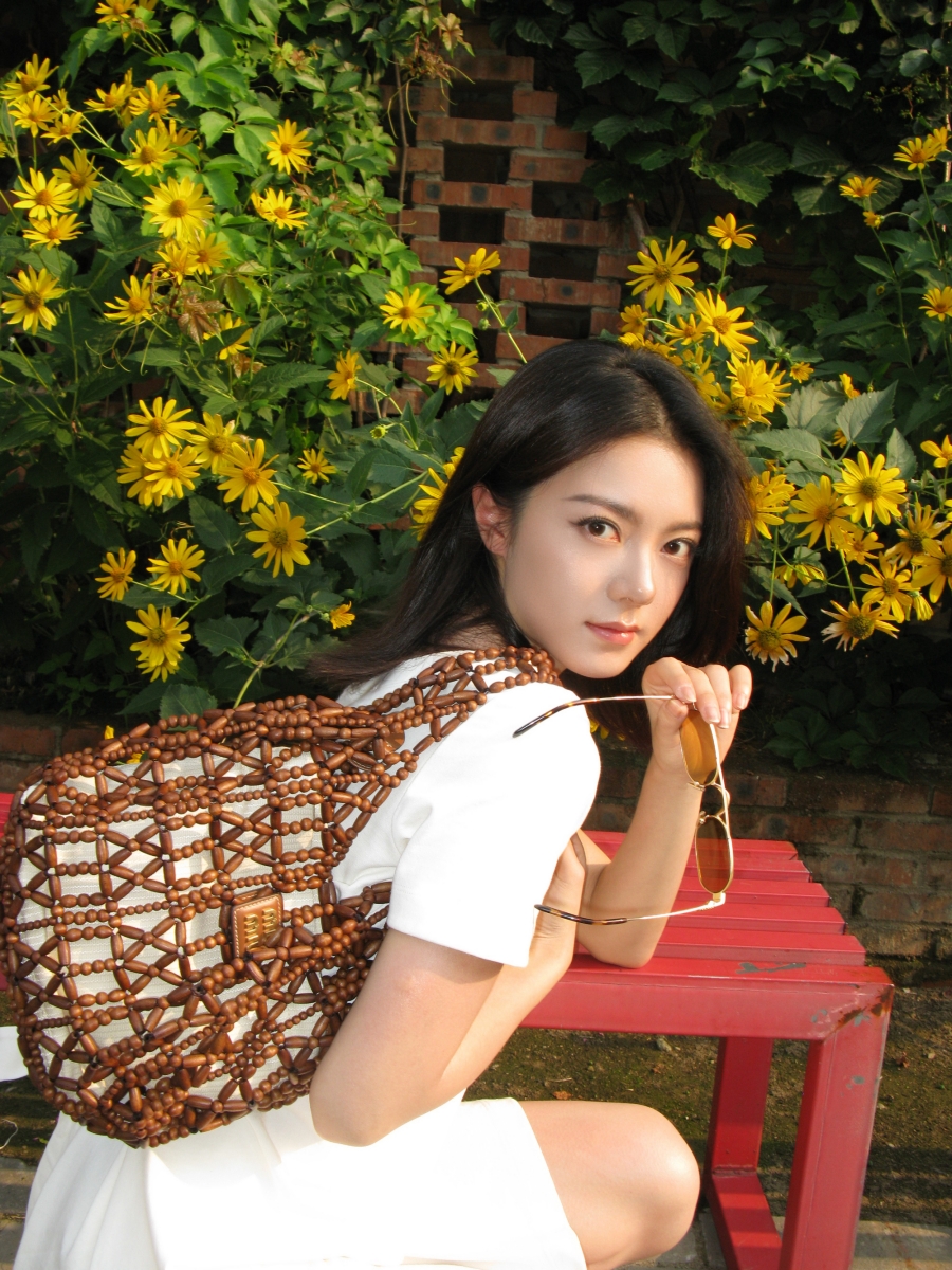 จ้าวจินม่าย คือใคร? เปิดประวัตินางเอกจีนมากฝีมือ