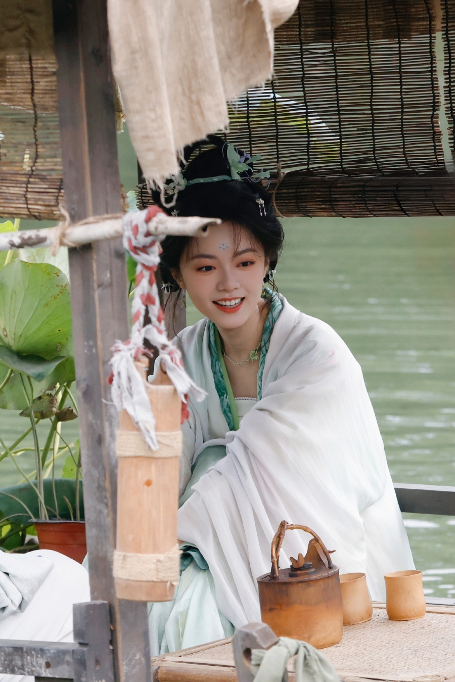 จ้าวจินม่าย คือใคร? เปิดประวัตินางเอกจีนมากฝีมือ