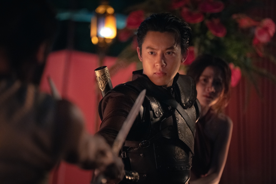 เปิดจักรวาล “เพลิงพระนาง” Netflix ตีความใหม่หมด ใบเฟิร์น-หมาก-ญดา จัดเต็มเกมแค้นชิงบัลลังก์