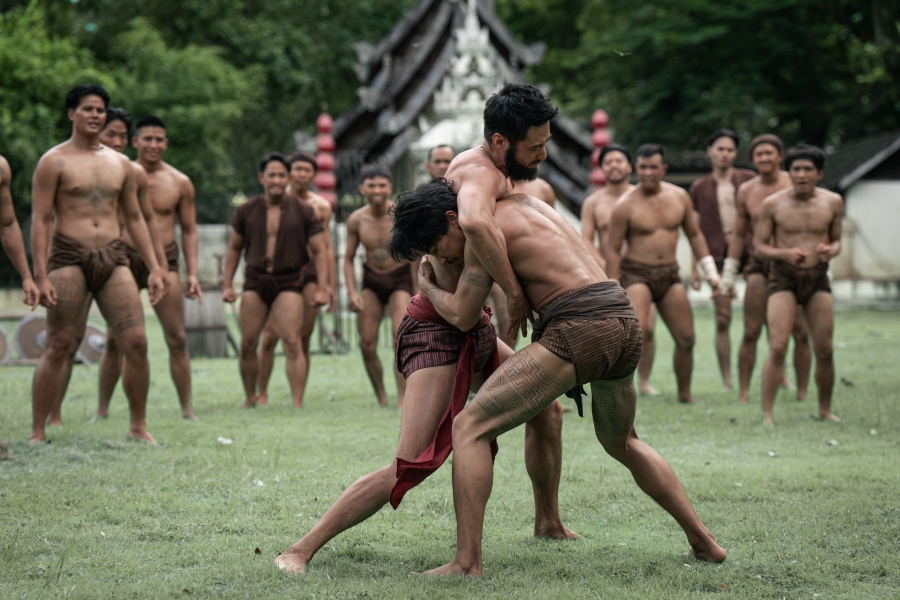 เปิดจักรวาล “เพลิงพระนาง” Netflix ตีความใหม่หมด ใบเฟิร์น-หมาก-ญดา จัดเต็มเกมแค้นชิงบัลลังก์
