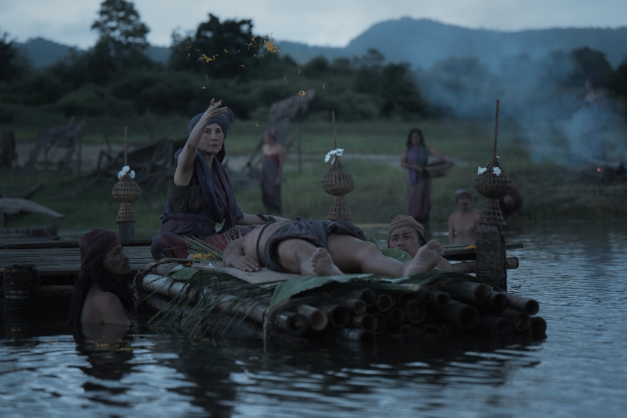 เปิดจักรวาล “เพลิงพระนาง” Netflix ตีความใหม่หมด ใบเฟิร์น-หมาก-ญดา จัดเต็มเกมแค้นชิงบัลลังก์