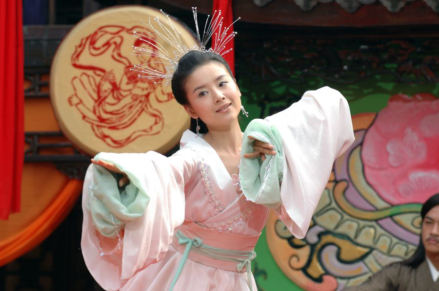 เรื่องย่อละคร ม่านประเพณี