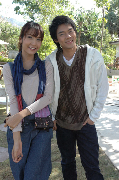 ละคร กุหลาบซ่อนหนาม