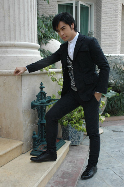 ละคร กุหลาบซ่อนหนาม