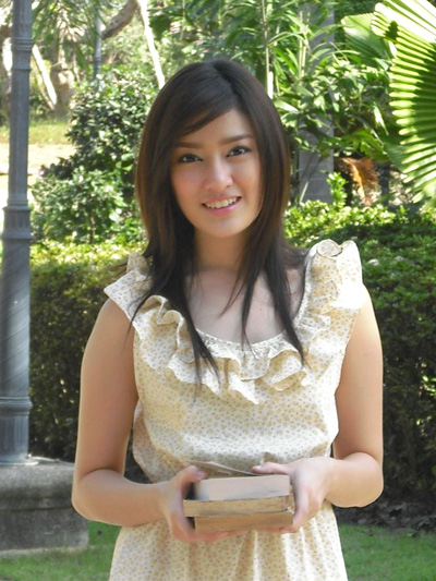 ละคร กุหลาบซ่อนหนาม