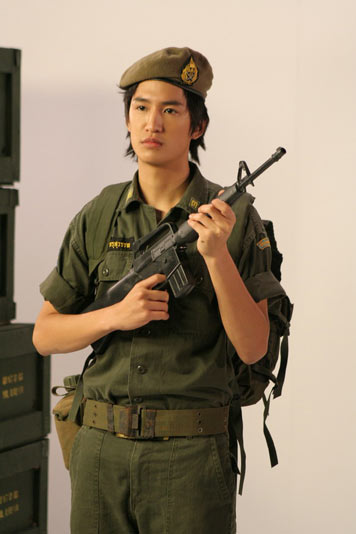 Paradox  เป็นปลื้ม ถ่ายทอดเพลง จิ๊บรด. ประกอบภาพยนตร์เรื่อง  เขาชนไก่