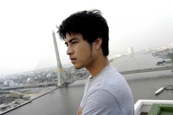 มนุษย์เหล็กไหล