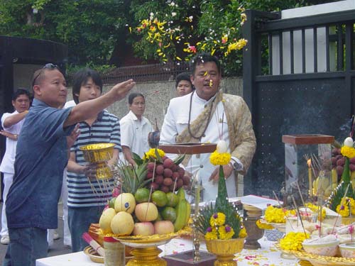 หม่ำได้ฤกษ์บวงสรวงหนังหม้าเรื่อง ว้อ