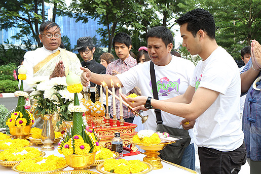 ตุ้ย นำทีมดารา สุดยอด ละครน้ำดีดันคนมีฝัน