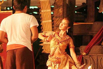 จ๊ะจ๋า สุดปลื้มเข้าตา จา พนม  เป็นนางเอก องค์บาก2