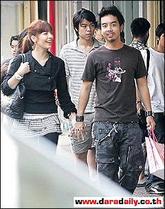 กวาง โชว์หวานควง มิกกี้ กลางสยาม