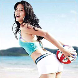 เจนี่ ฉลองสาว อวดก้น