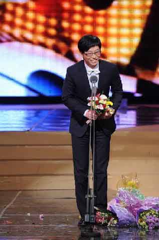ยู แจซุก คว้าสุดยอดพิธีกรรางวัล SBS Entertainment Awards