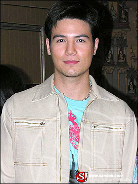 หลงเงาดาวดวงใหม่ สเตฟาน ซาลาโมเน่