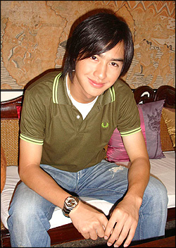 ธาวิน เยาวพลกุล