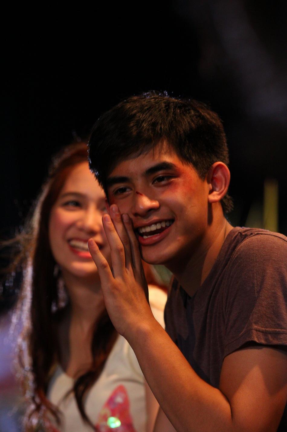 สูบคู่ โลก เต็ม เรื่อง