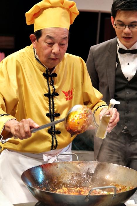 เชฟกระทะเหล็ก-ไทย