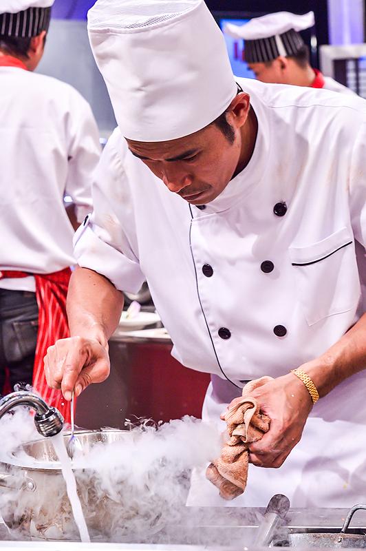 เชฟกระทะเหล็ก