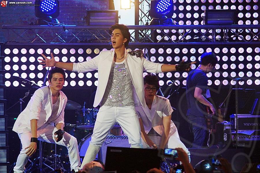 HormonesDayNight  