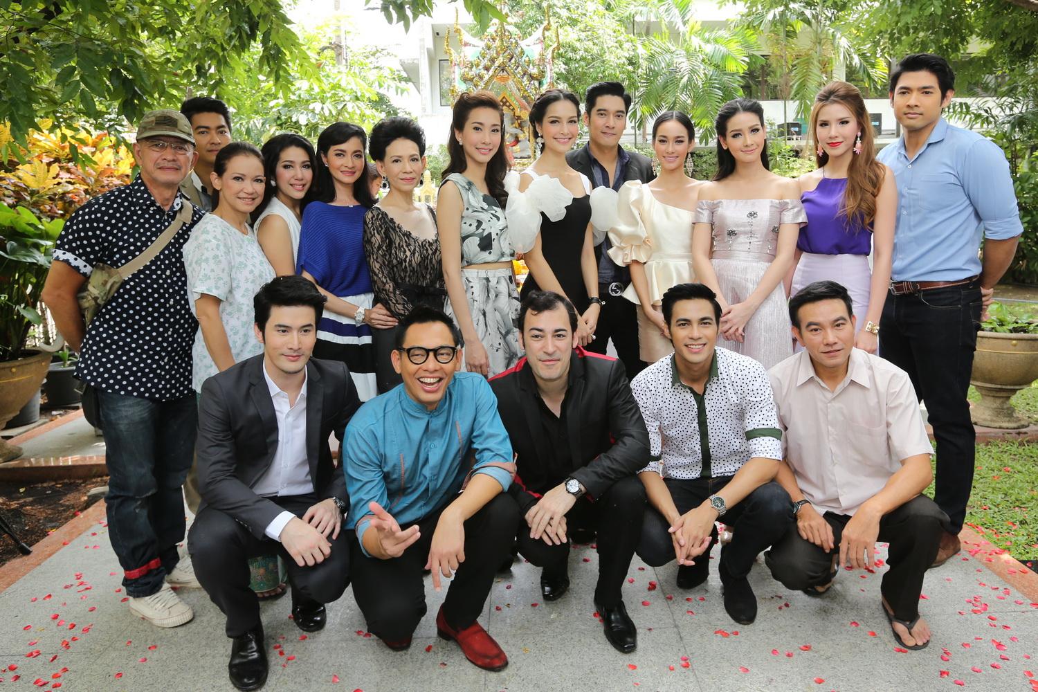 กุหลาบเล่นไฟ