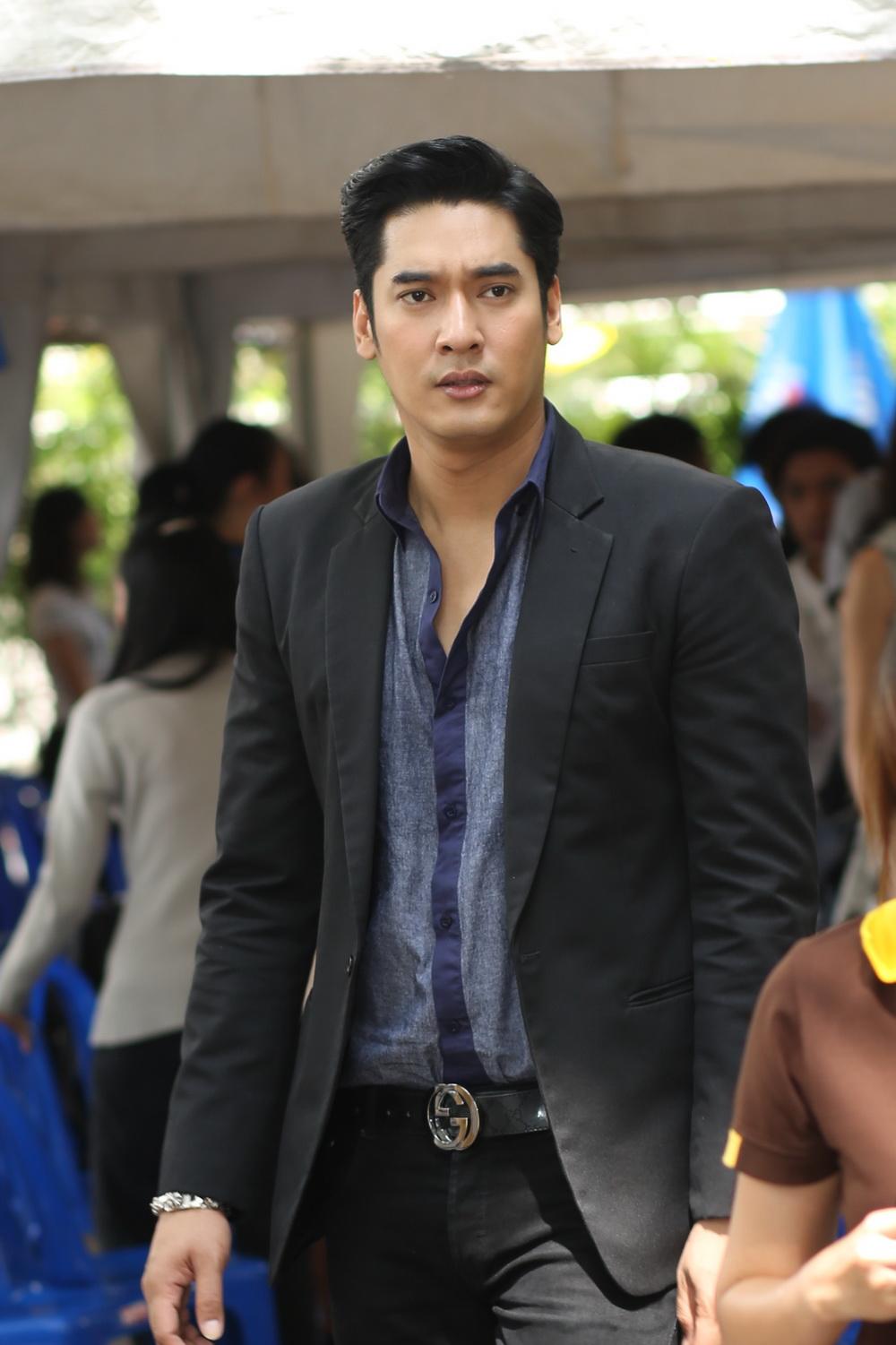 กุหลาบเล่นไฟ