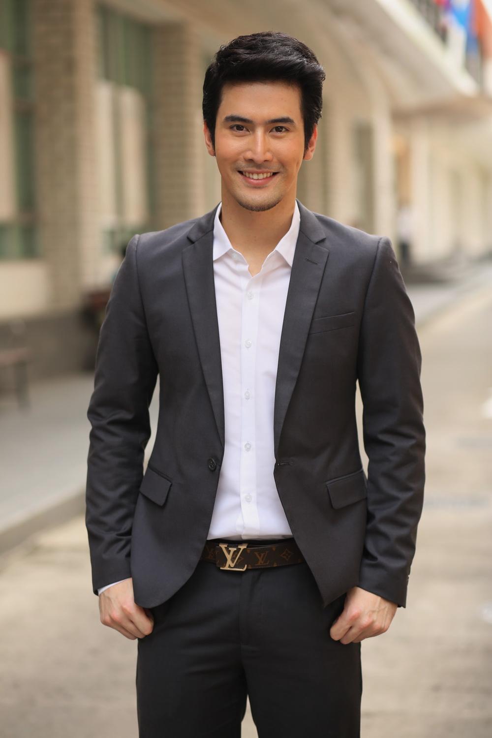กุหลาบเล่นไฟ