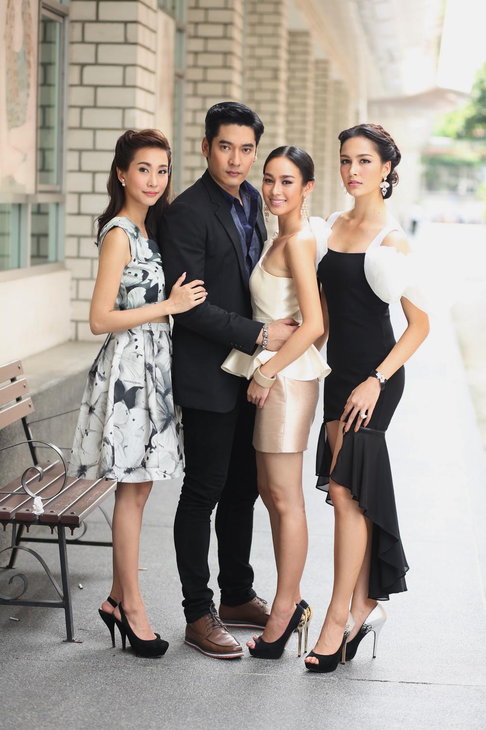 กุหลาบเล่นไฟ
