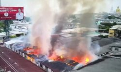 เพลิงไหม้รับอรุณ ไฟไหม้ห้องแถวย่านตลาดพลู หนีตายวุ่น เสียหายกว่า 44 หลัง