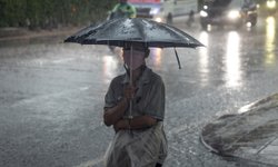 สภาพอากาศวันนี้ กรมอุตุฯ เตือน พายุโซนร้อน "มู่หลาน" ทำฝนถล่ม 34 จังหวัด